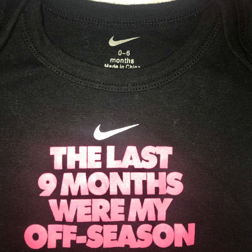 Nike 0-6mo onesie, hat, booties. VGUC. Runs big - Picture 2 of 4